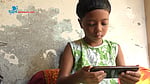 শিশুকে শান্ত করতে ফোন, ক্ষতি হচ্ছে না তো?