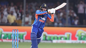 সুরিয়াকুমারকে ছাড়িয়ে ২ হাজারে দ্রুততম আভিশেক