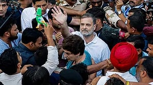 দিল্লিতে মিছিল করে সুপ্রিম কোর্টে হাজির রাহুল গান্ধী, ১০ দফা আর্জি