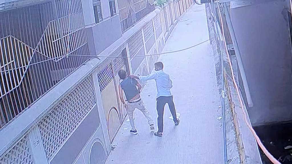 ফতুল্লায় ব্যবসায়ীকে তুলে নিয়ে সাড়ে ৩ কোটি টাকা মুক্তিপণ দাবি, নির্যাতন
