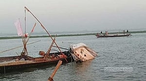 মেঘনায় জেলেদের ধাওয়া দিতে গিয়ে ডুবল পুলিশের স্পিডবোট, নিখোঁজ শটগান