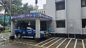 গাজীপুরে অন্তঃসত্ত্বা স্ত্রীকে কুপিয়ে ও গলা কেটে হত্যা, স্বামী আটক