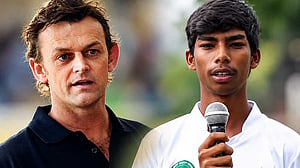 পাকিস্তানের স্কুল ক্রিকেটে অ্যাডাম গিলক্রিস্টের চমক