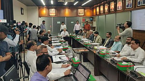ইউপি ভোটের দিনক্ষণ চূড়ান্ত করতে বৈঠকে ইসি