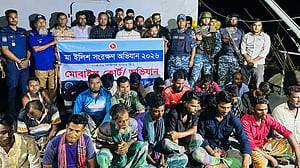 ইলিশ ধরায় নিষেধাজ্ঞা: মেঘনায় আটক ২৪ জেলেকে ২০ দিনের কারাদণ্ড