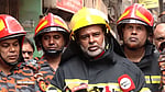 সরু গলি, তাপ ও পানির ঘাটতি ‘কঠিন করেছে’ চকবাজারে আগুন নেভানোর কাজ