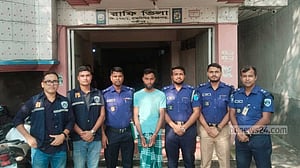 গাজীপুরে চাঁদা না দিলে মার্কেটে অগ্নিসংযোগের হুমকি, গ্রেপ্তার ১