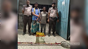 যমুনায় অবৈধ বৈদ্যুতিক শক দিয়ে মাছ শিকার, গ্রেপ্তার ২