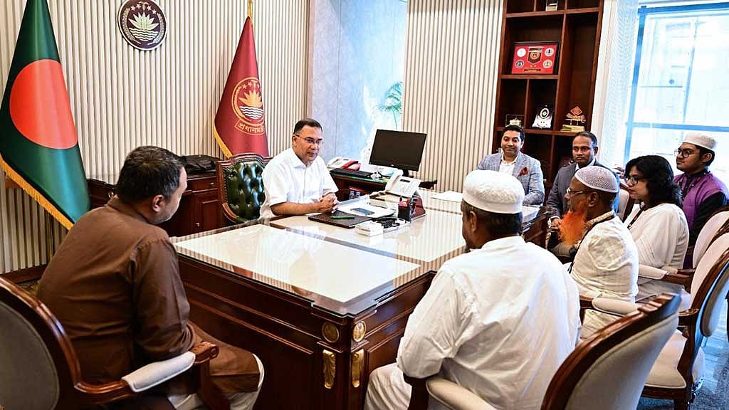 প্রধানমন্ত্রীর সঙ্গে সাক্ষাৎ সমাজে ‘দৃষ্টান্ত স্থাপন করা’ তিন ব্যক্তির