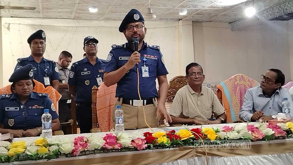 পূজায় গুজবে কান না দিয়ে সতর্ক থাকার আহ্বান বরিশাল রেঞ্জ ডিআইজির