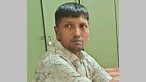 খালুকে বাবা সাজিয়ে মুক্তিযোদ্ধা সনদে চাকরি, সিরাজগঞ্জে শিক্ষক বরখাস্ত