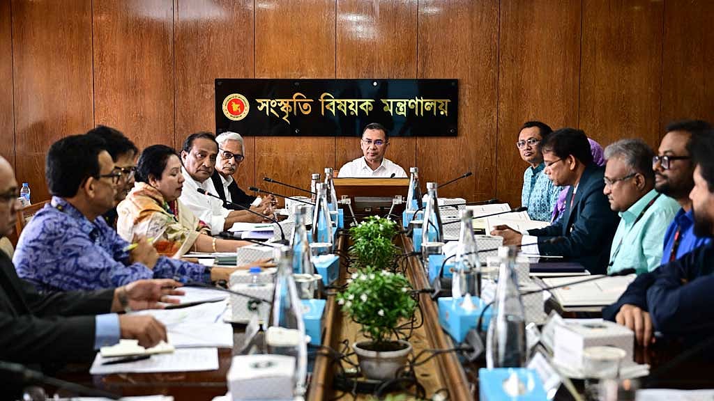 বই পড়ার অভ্যাস গড়ে তোলার উদ্যোগ নিতে নির্দেশনা প্রধানমন্ত্রীর
