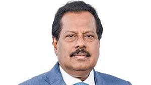 ফারইস্ট ইন্টারন্যাশনাল ইউনিভার্সিটির ট্রাস্টি বোর্ড চেয়ারম্যান ইউনুস
