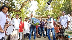 দুর্গাপূজার বাদ্যদল বাছাইয়ে কটিয়াদীতে ঢাকিদের মিলনমেলা