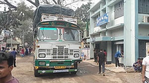 পূজার ছুটিতে সীমিত আকারে চলবে আমদানি-রপ্তানি