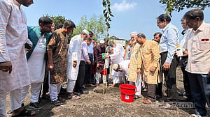 রেশম কারখানায় নেতাগিরি চলবে না: ভূমিমন্ত্রী