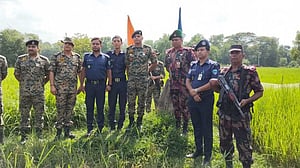 কুমিল্লার দুই পুলিশকে ফেরত দিল বিএসএফ