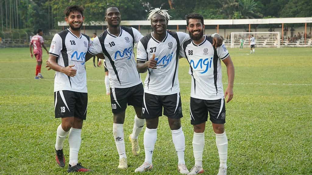 জয়রথে মোহামেডান, ছুটছে কিংসও