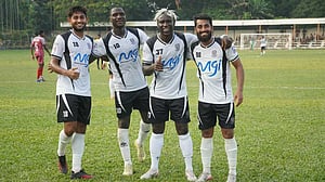 জয়রথে মোহামেডান, ছুটছে কিংসও