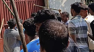 ব্রাহ্মণবাড়িয়ায় মাদক ব্যবসার অভিযোগে বাড়িঘরে হামলা-ভাঙচুর