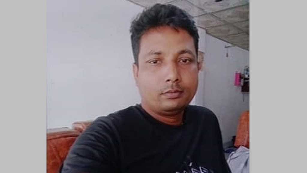 পূজার ছুটিতে বাড়ি ফিরছিলেন পুলিশ সদস্য, পথে বাসচাপায় গেল প্রাণ