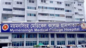 সৎ মেয়েকে ধর্ষণের মামলায় জেল, বেরিয়েই স্ত্রীকে কুপিয়ে হাত বিচ্ছিন্ন করলেন