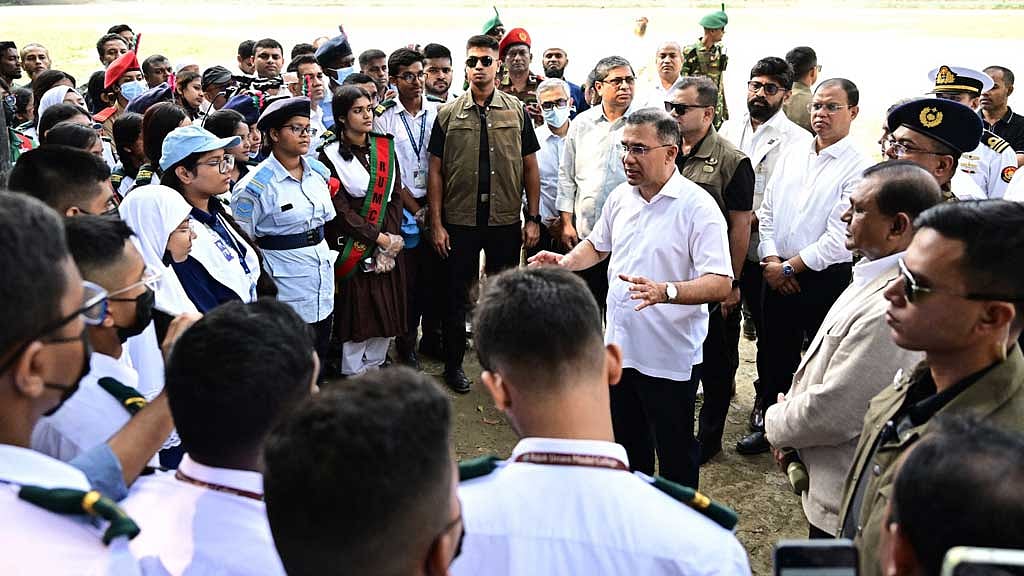 ডেঙ্গু প্রতিরোধ: সরকারি উদ্যোগে ‘নির্ভরতা কমিয়ে’ সম্মিলিতভাবে কাজ করার তাগিদ প্রধানমন্ত্রীর
