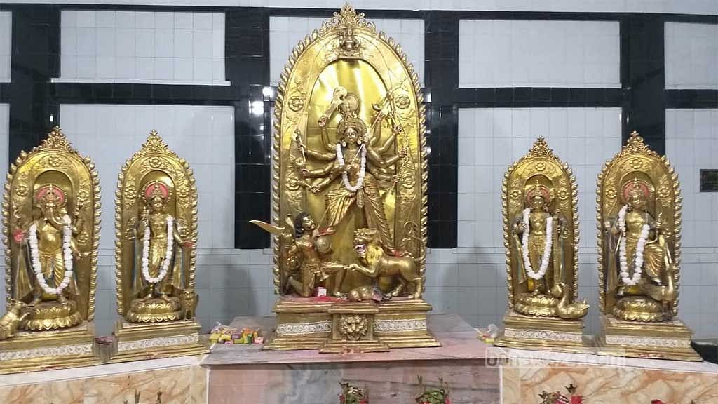 ইতিহাসের সাক্ষী তাহেরপুরের দুর্গামাতা মন্দির