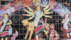 ত্রিপুরা জনগোষ্ঠীর ‘রিনাই-রিসা’ ও ঐতিহ্যবাহী অলংকারে দেবী দুর্গা