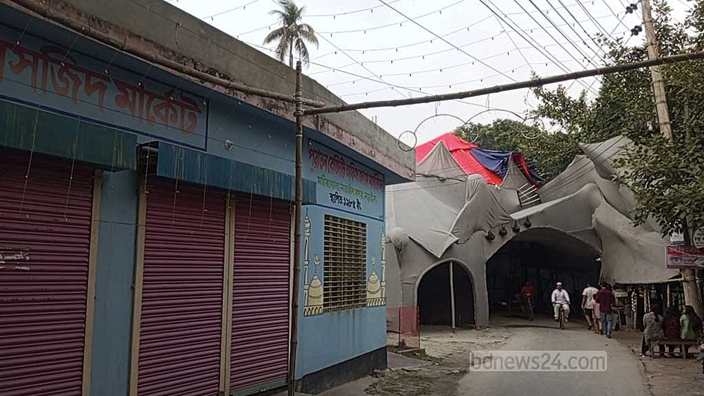 নড়াইলে পাশাপাশি মসজিদ-মন্দির, মিলেমিশে বসবাস