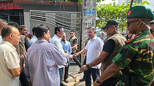 ডেঙ্গু: প্রতিরোধ কার্যক্রম দেখতে হঠাৎ আজিমপুর-ধানমন্ডিতে প্রধানমন্ত্রী