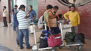 সৌদির বিমানবন্দরে হামলা: বাতিল ১১৪ ফ্লাইট, সাড়ে ১৭ হাজারের বেশি যাত্রী আটকা