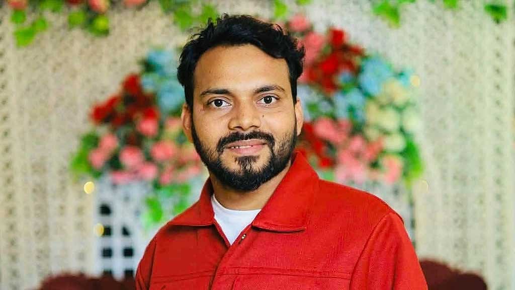 নোয়াখালীতে মুখোশ পরে দোকানে ঢুকে ব্যবসায়ীকে গুলি