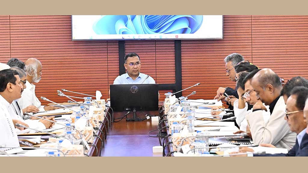 আট মাসেও কাটেনি অস্থিরতা: জনমনে স্বস্তি ফেরানো জরুরি