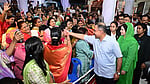 মহাখালী ও বনানী পূজা মণ্ডপ ঘুরে দেখলেন প্রধানমন্ত্রী