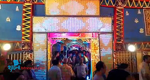 দুর্গোৎসবে শাঁখারীবাজার থেকে তাঁতীবাজার