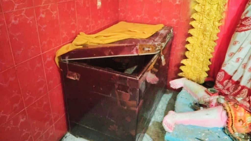 বরিশালে মন্দির থেকে ১০ কেজির কাসার ঘণ্টাসহ মালামাল চুরি