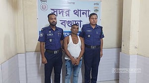 বগুড়ায় পুলিশের ওপর হামলা করে আসামি ছিনতাইয়ের চেষ্টা, এএসআই আহত