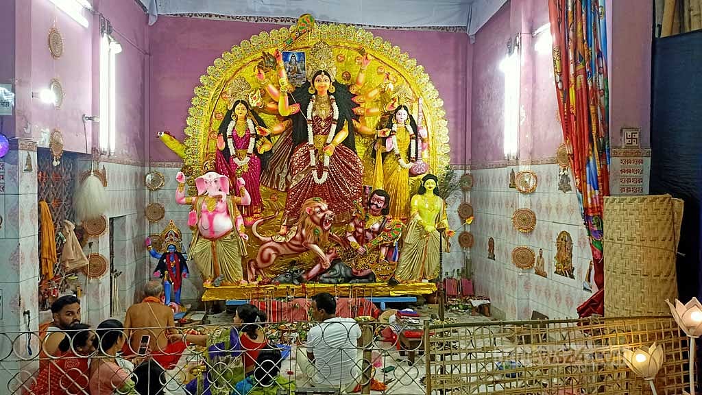 শেরপুরে আজান হলে থামে ঢাক-ঢোল, নামাজ শেষে ফের পূজা