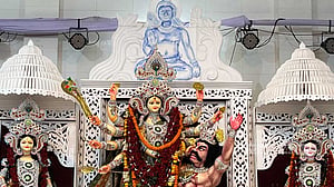 মহানবমীতে যজ্ঞের ধোঁয়া, ঢাকের বাদ্যে সিদ্ধেশ্বরীতে দুর্গার আরাধনা