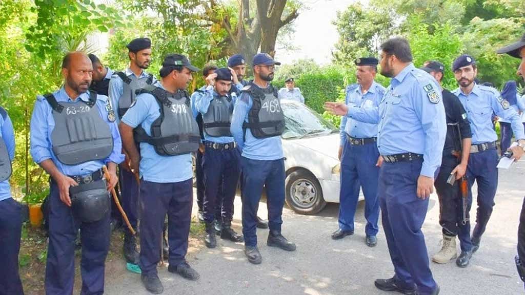 ইসলামাবাদে চীনা নাগরিকের বাড়িতে ডাকাতির অভিযোগে ৪ পুলিশ গ্রেপ্তার