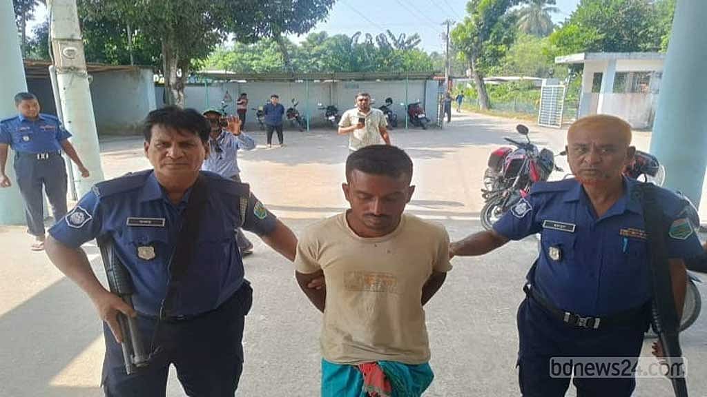 পাবনায় নেশার টাকা না পেয়ে মাকে হত্যা, ছেলে আটক