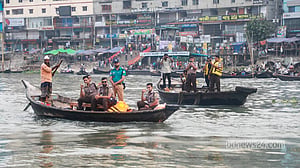 বাড়তি নিরাপত্তায় রাজধানীতে প্রতিমা বিসর্জন