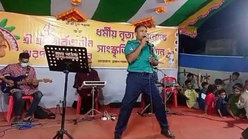 সিলেটে পূজামণ্ডপে পুলিশের পোশাকে গান, প্রত্যাহার এএসআই