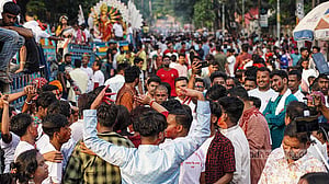 অশ্রু আর ভালোবাসায় বিসর্জনযাত্রা