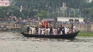 কৈলাসে ফিরলেন 'দুর্গতিনাশীনি'