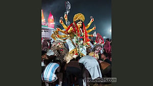 নারায়ণগঞ্জে ‘নিত্যপূজা’র আশ্বাসে দুর্গা প্রতিমা বিসর্জন