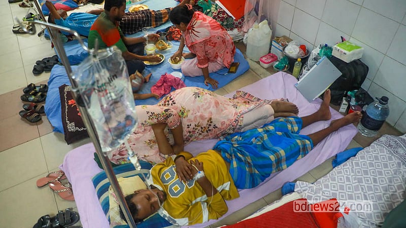 ঢাকার মুগদা মেডিকেল কলেজ হাসপাতালের অষ্টম তোলায় চিকিৎসা চলে ডেঙ্গু নিয়ে ভর্তি হওয়া শিশুদের; বড়দের জন্য ১১তলা।&amp;nbsp; ছবি: আব্দুল্লাহ আল মমীন