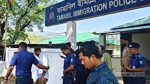 ভারতে যাওয়ার পথে তামাবিল সীমান্তে আওয়ামী লীগ নেতা গ্রেপ্তার