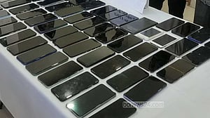 মালিকানা দেখালে ১১৭ মোবাইল ফোন ফেরত দেবে পুলিশ